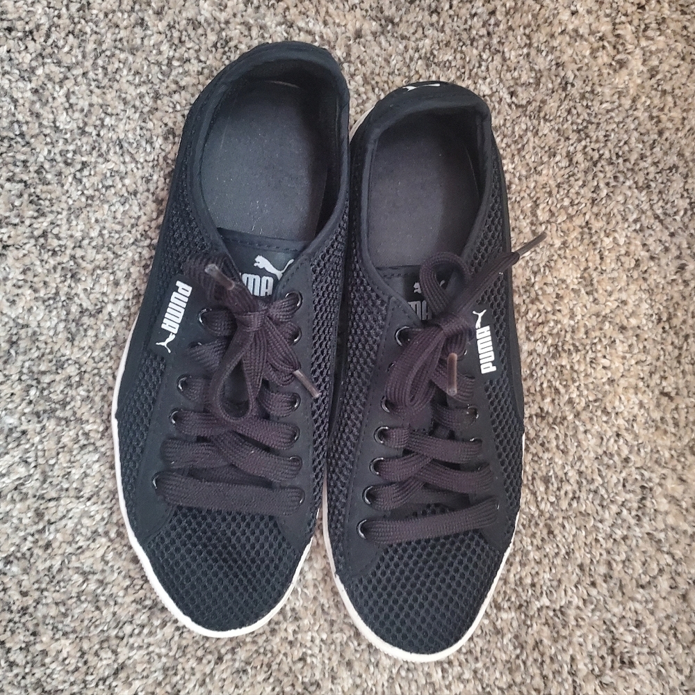 PUMA Breathable Black Mesh softfoam Sneakers size 6